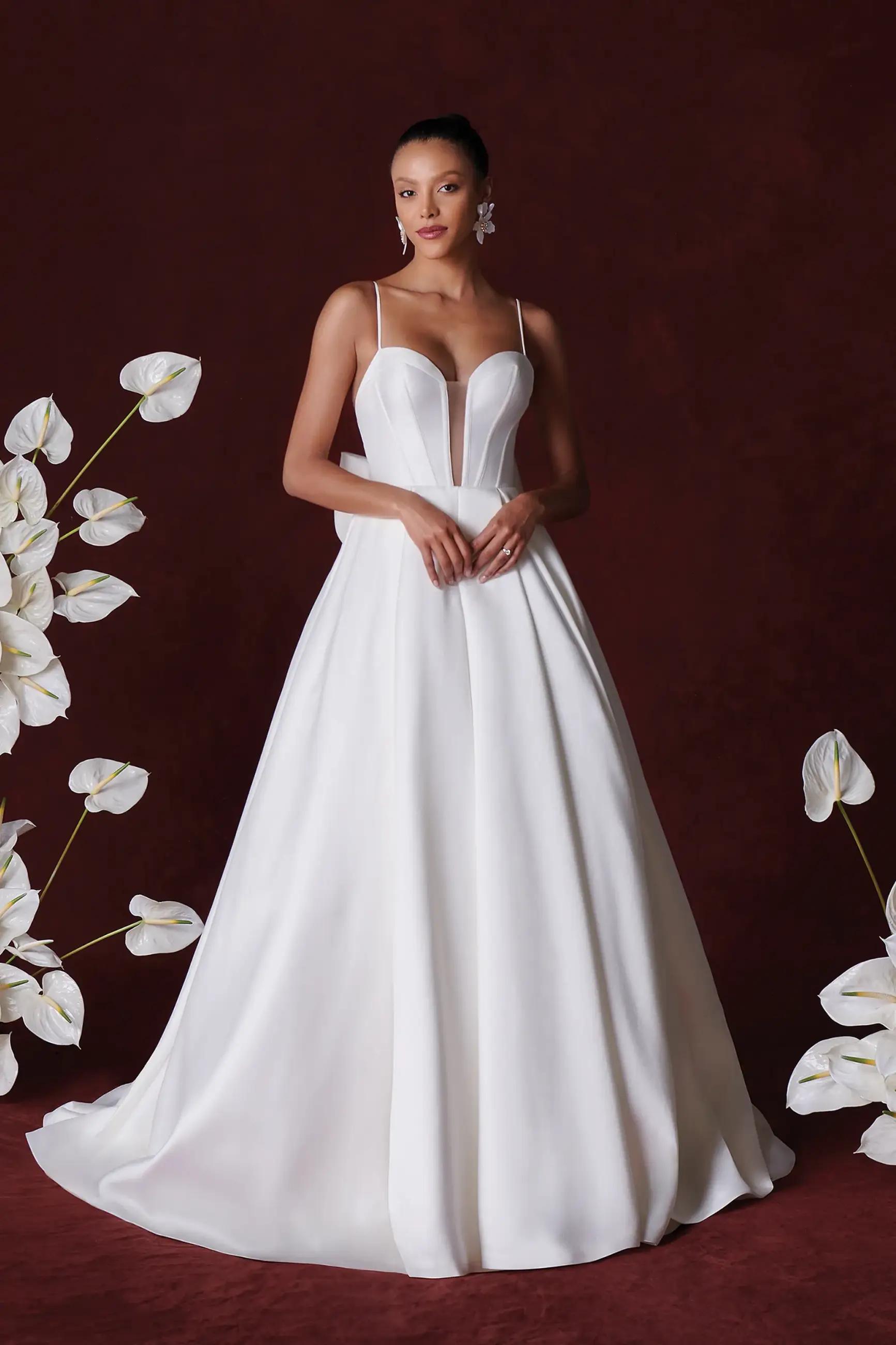 2024 Elegance: Finding the Perfect Bridal Gown for Your Dream Wedding Image